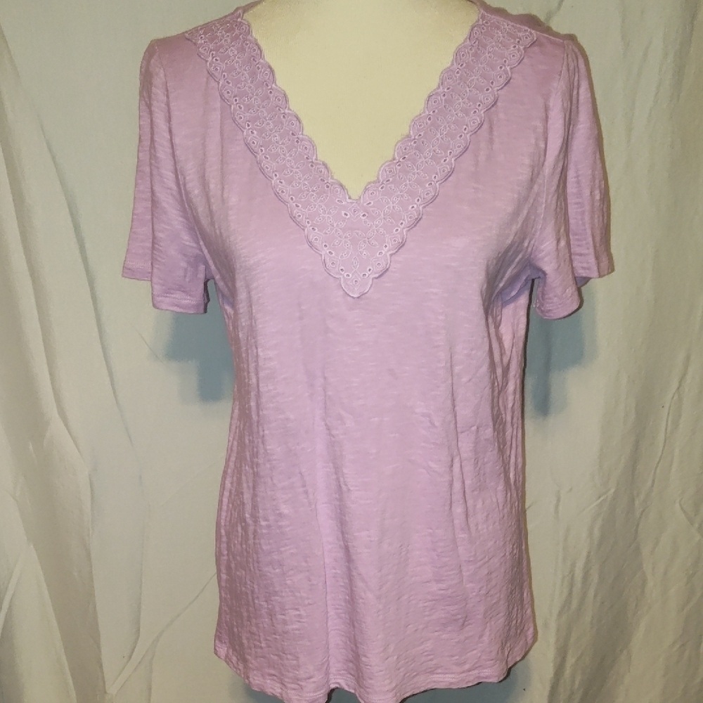 Talbots lace-trim V-neck tee in a lilac Lavender Purple Size Medium Women's